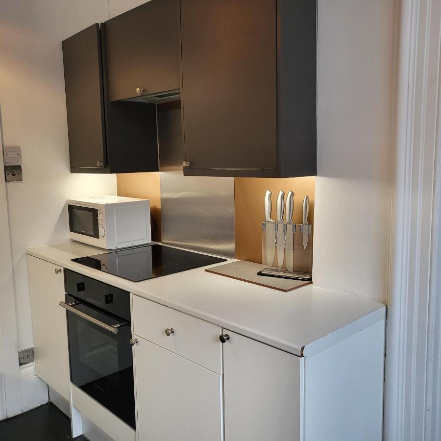 10 Large Elegant - Prime Location - Comfortable - Private *