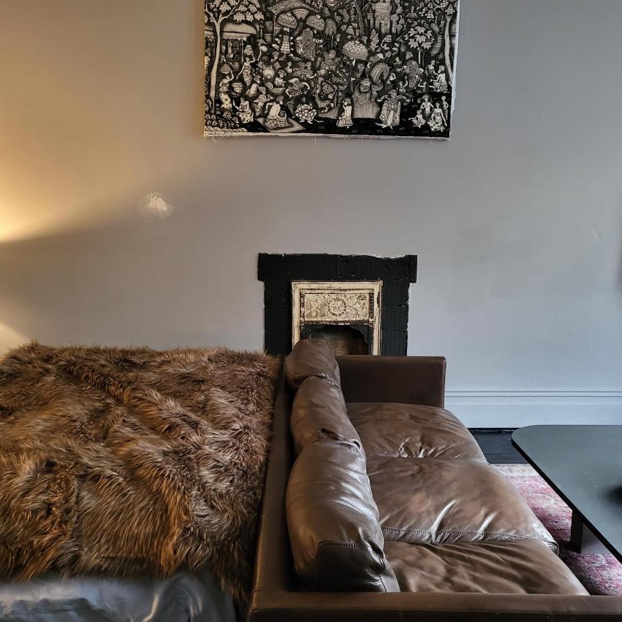 10 Large Elegant - Prime Location - Comfortable - Private *