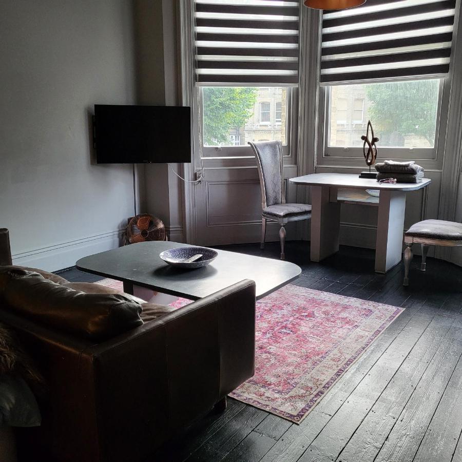 Apartment 10 Large Elegant - Prime Location - Comfortable - Private Brighton