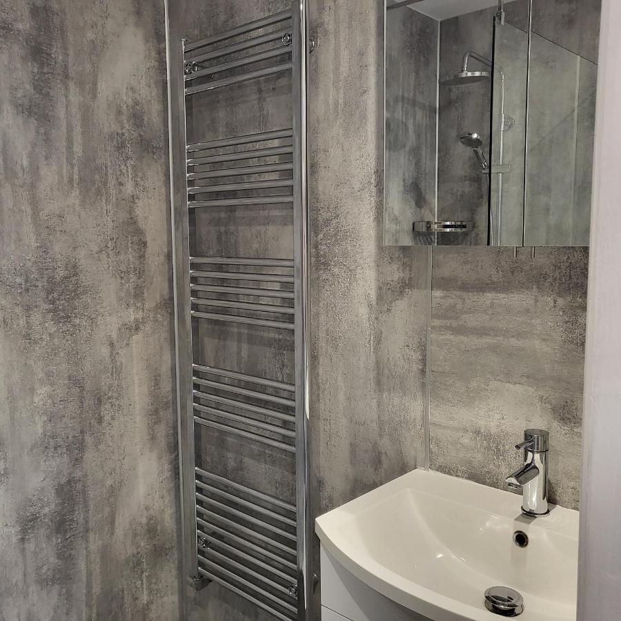 10 Large Elegant - Prime Location - Comfortable - Private Apartment *