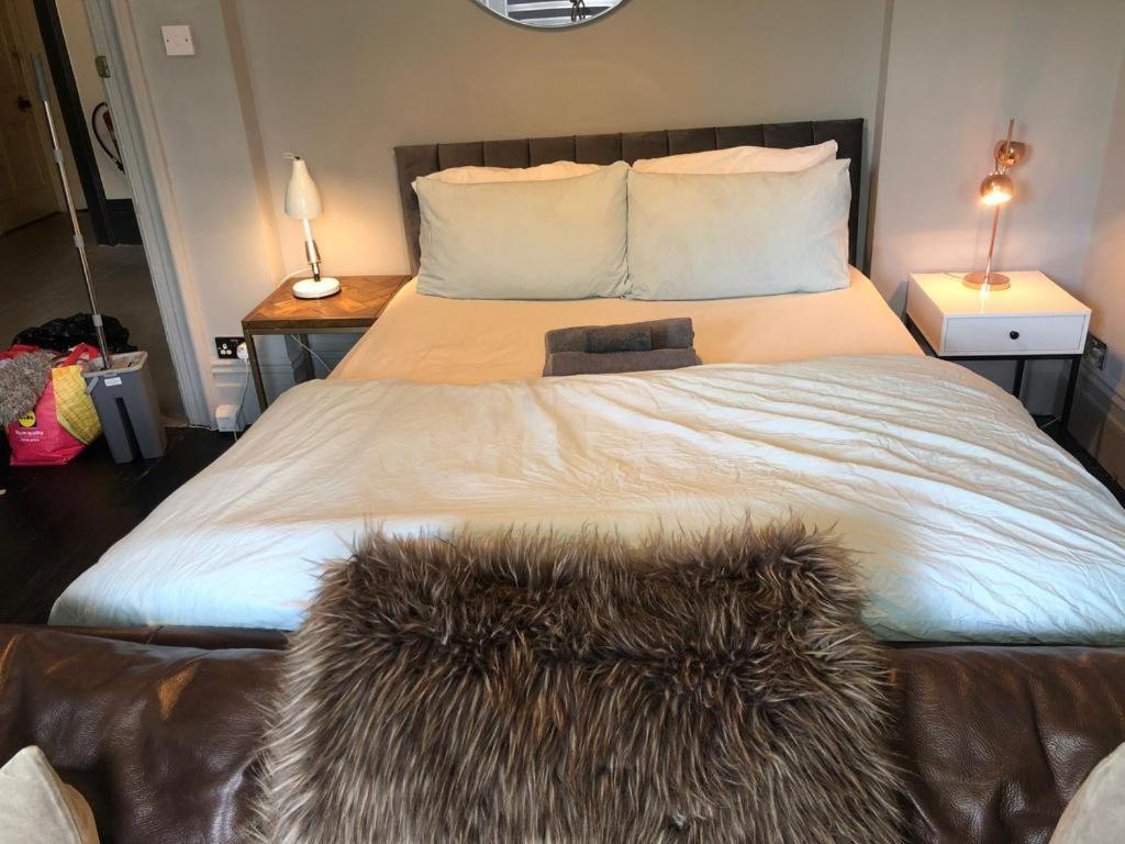 10 Large Elegant - Prime Location - Comfortable - Private Apartment *