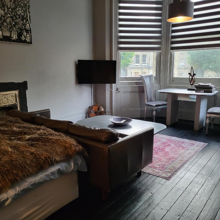 10 Large Elegant - Prime Location - Comfortable - Private *